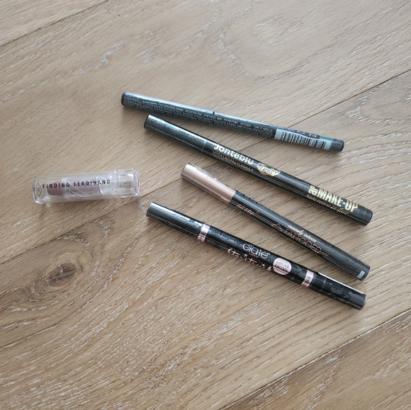 MIXED | NWOT Prebundled eyeliners + a mini lipstick - Picture 1 of 4